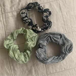 Acacia Swimwear scrunchies X3